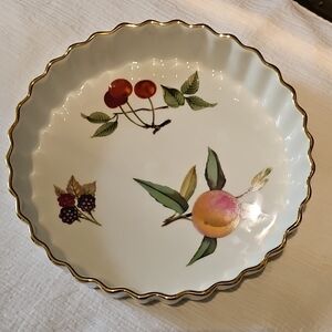Royal Worchester Fine Porcelain Quiche/Flan Dish